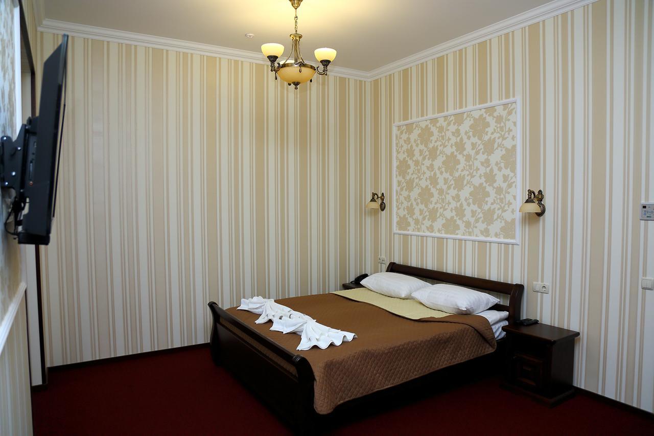 Best Hotel And Restaurant Complex Dunaivtsi Room photo