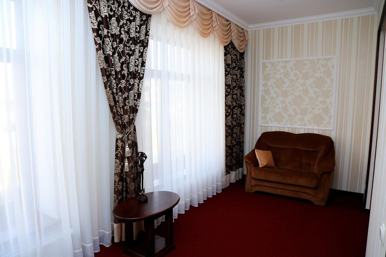 Best Hotel And Restaurant Complex Dunaivtsi Room photo