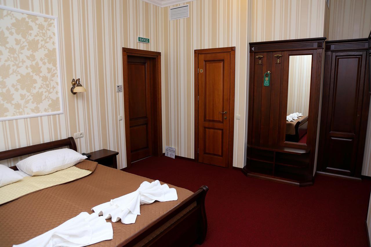 Best Hotel And Restaurant Complex Dunaivtsi Room photo