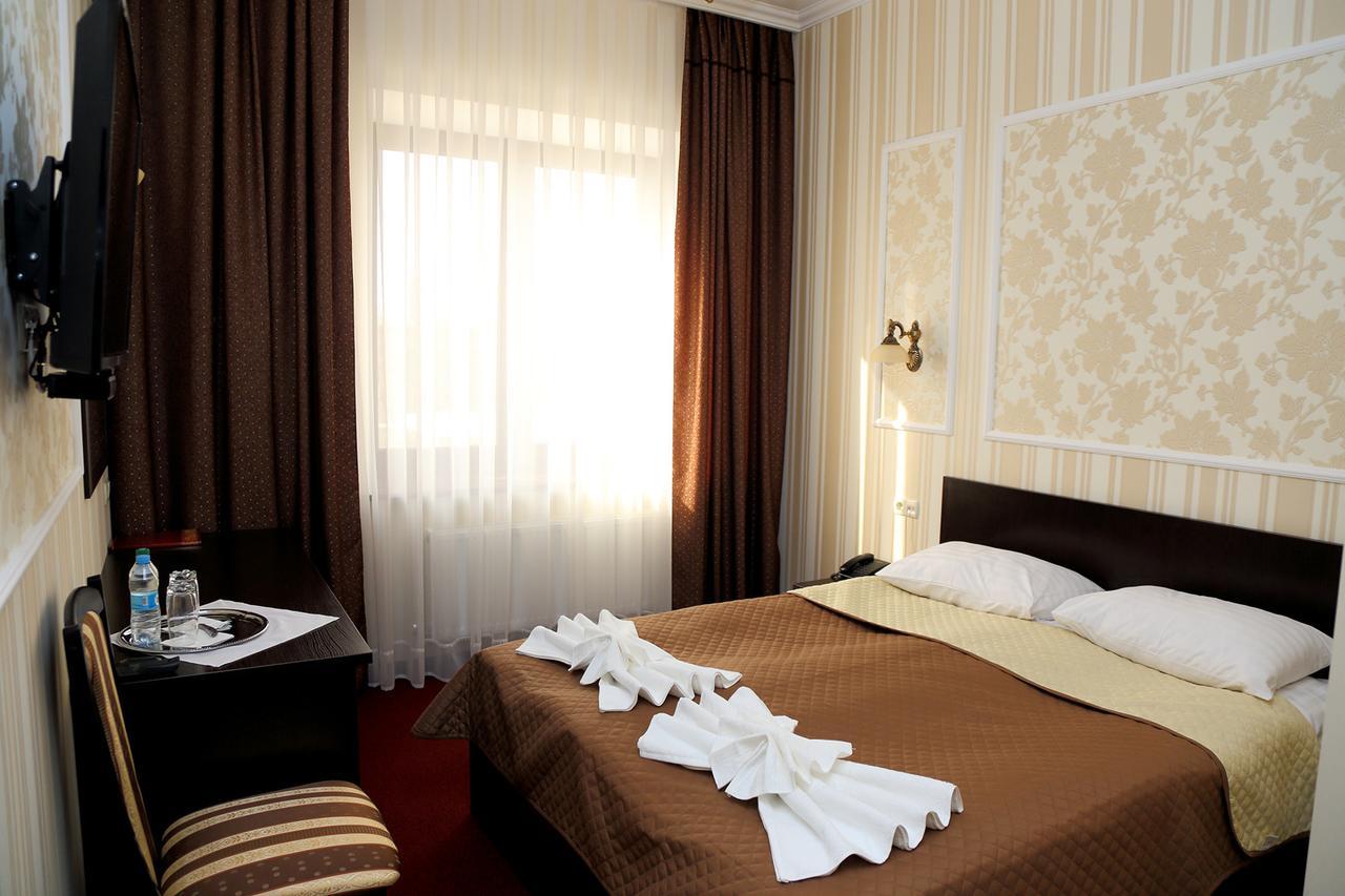 Best Hotel And Restaurant Complex Dunaivtsi Room photo