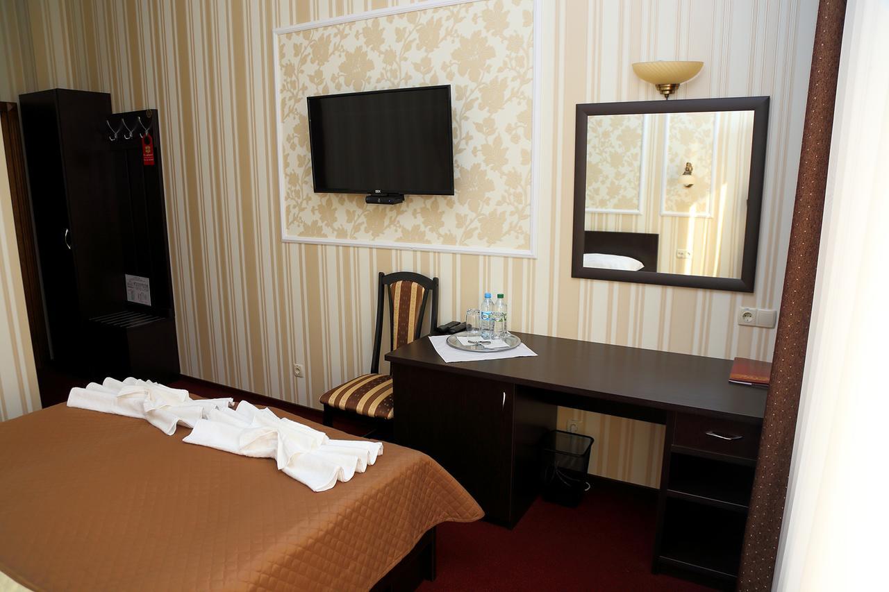 Best Hotel And Restaurant Complex Dunaivtsi Room photo